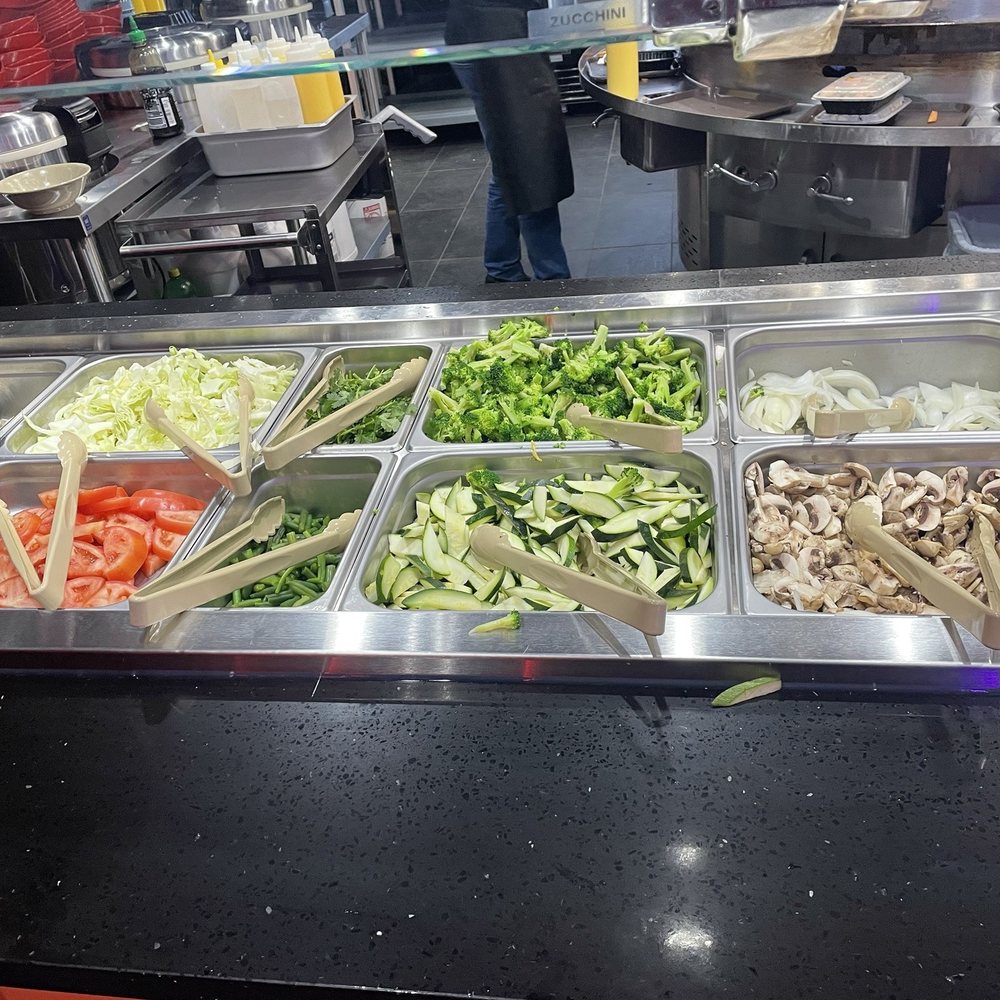 Yummy Bowl - Lo mein noodles, udon noodles, cabbage, tomatoes, cilantro, string beans, broccoli, zucchini, onions, mushrooms - Sushi Bars Near Me - Colonial Heights, Virginia Yummy Bowl - Lo mein noodles, udon noodles, cabbage, tomatoes, cilantro, string beans, broccoli, zucchini, onions, mushrooms - Sushi Bars Near Me - Colonial Heights, Virginia
