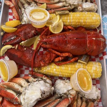 Barking Crab - 3lb dungeons crab and 1.5lb lobster combo - Seafood Near Me - Boston, Massachusetts Barking Crab - 3lb dungeons crab and 1.5lb lobster combo - Seafood Near Me - Boston, Massachusetts