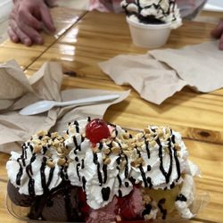 Del's Ice Cream - Old fashioned banana split and brownie sundae