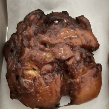 Randy's Donuts - Apple Fritter - Coffee & Tea Near Me - Las Vegas, Nevada