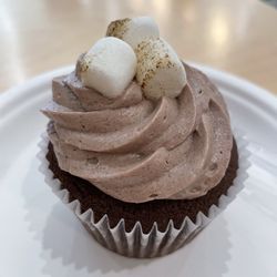 Pinch Of Salt Pastries - Hot chocolate cupcake