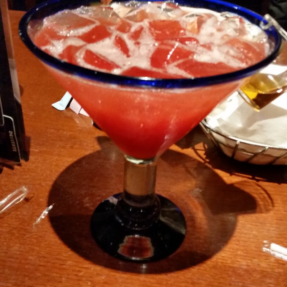 Red Lobster - The picture doesn't even do justice to the size of the Lobsterita. If it was frozen I wouldn't have been able to finish it. - Seafood Near Me - Bronx, New York