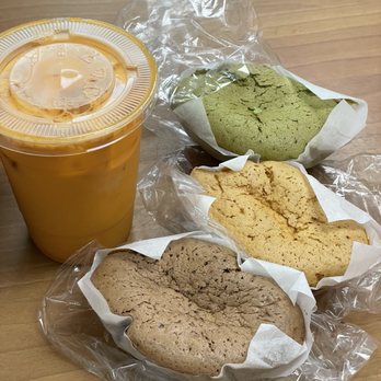 Elite Experience: Kam Hing Bakery - Baxter St - Pandan, coconut, ube - Yelp Events Near Me - New York, New York