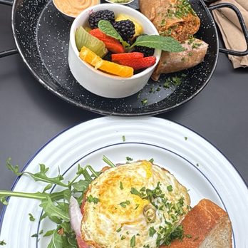 Caffe Central - Coffee & Tea Near Me - Burlingame, California