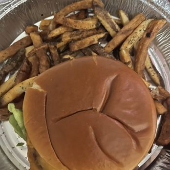 Vegan & Vine - Cheeseburger - Vegan Near Me - Phoenix, Arizona Vegan & Vine - Cheeseburger - Vegan Near Me - Phoenix, Arizona