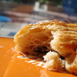 Ellie's - Chocolate croissant