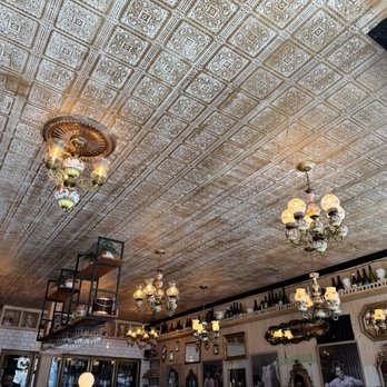 Knuckles - 4.17.25. Soo adorable in an old fashioned way. - Restaurants Near Me - Montreal, Quebec Knuckles - 4.17.25. Soo adorable in an old fashioned way. - Restaurants Near Me - Montreal, Quebec