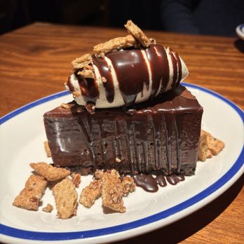 Hudson House - Chocolate silk pie - Cocktail Bars Near Me - Houston, Texas Hudson House - Chocolate silk pie - Cocktail Bars Near Me - Houston, Texas