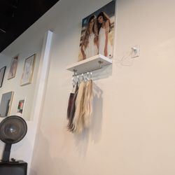 Fringe Salon - Hair extension(?) on the wall