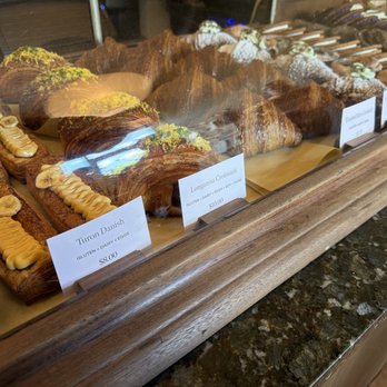 Del Sur Bakery & Cafe - Filipino Near Me - Chicago, Illinois