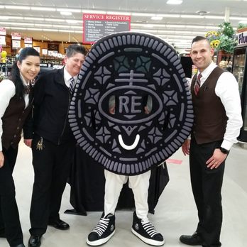 KDS Marketing - Even the store managers posed with the Oreo Man! - Marketing Near Me - Azusa, California KDS Marketing - Even the store managers posed with the Oreo Man! - Marketing Near Me - Azusa, California