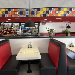 Bar area with fresh flowers!