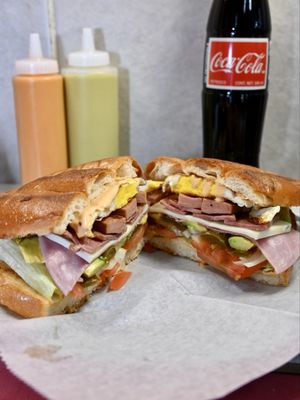 Mercado Acapulco Y Taqueria by null