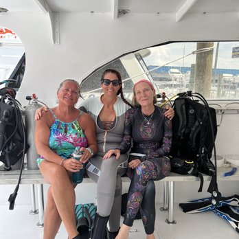 Diver's Den - Me and two of the ladies from our girls trip! We are getting ready to end the trip with 2 amazing dives! Thanks JD and Niko!! - Scuba Diving Near Me - Panama City, Florida Diver's Den - Me and two of the ladies from our girls trip! We are getting ready to end the trip with 2 amazing dives! Thanks JD and Niko!! - Scuba Diving Near Me - Panama City, Florida