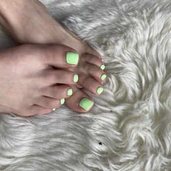 Le Nails - Pedicure - Nail Salons Near Me - Los Angeles, California