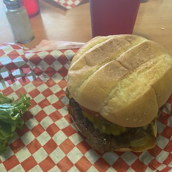 Stray Dog Cafe - Hamubuger - Cafes Near Me - Bethany, Oklahoma