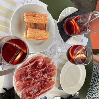 La Flauta - Jamon and sangria - Spanish Near Me - Barcelona, B La Flauta - Jamon and sangria - Spanish Near Me - Barcelona, B
