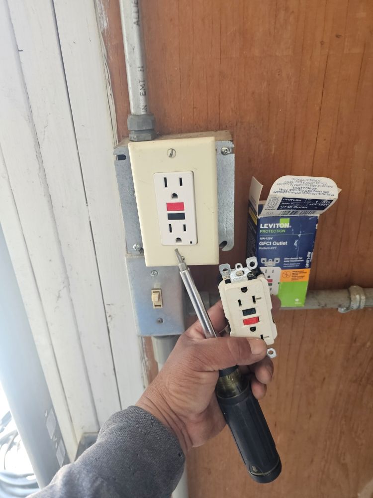 Slide of Maynor's Electrical And Patios