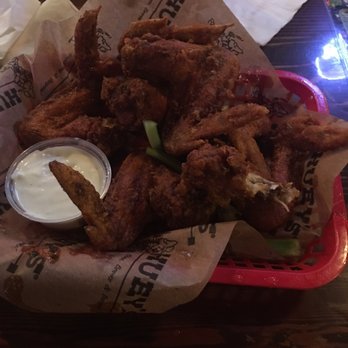 Huey's Downtown - Wings were the best - Burgers Near Me - Memphis, Tennessee