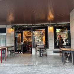 Tutto Combinato - Outside of restaurant