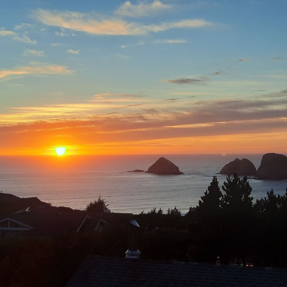 Shore Thing Vacation Rentals - Sunset from deck of Staring Contest - Vacation Rentals Near Me Shore Thing Vacation Rentals - Sunset from deck of Staring Contest - Vacation Rentals Near Me