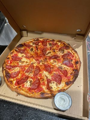 Lovers Pizzeria by null