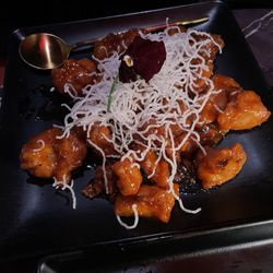 9 Dragons - General Gau's chicken