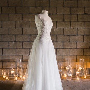 Arches on 6th - Upstairs photography area
Photos: hitchedphoto.com/
Styling & Florals: desireecarol.com/
Dress:priveweddingdesigns.com - Art Galleries Near Me - San Pedro, California Arches on 6th - Upstairs photography area
Photos: hitchedphoto.com/
Styling & Florals: desireecarol.com/
Dress:priveweddingdesigns.com - Art Galleries Near Me - San Pedro, California