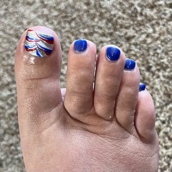 Lee Nail art - A little red, white and blue for the Buffalo Bills 2024 season opener!! - Nail Salons Near Me - Spencerport, New York Lee Nail art - A little red, white and blue for the Buffalo Bills 2024 season opener!! - Nail Salons Near Me - Spencerport, New York