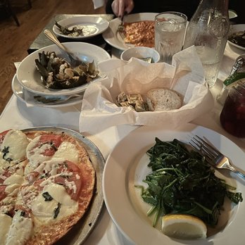 Mart Anthony's - Margherita Pizza, Sautéed Spinach, Stuffed Artichoke, bread, Lobster Ravioli - Italian Near Me - Chicago, Illinois