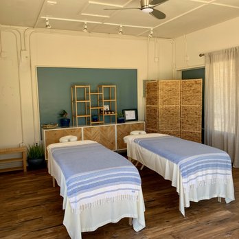 Two Waters Massage & Wellness - Couples massages - Massage Therapy Near Me - Kapaʻa, Hawaii Two Waters Massage & Wellness - Couples massages - Massage Therapy Near Me - Kapaʻa, Hawaii