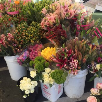 Burbank Farmers Market - Farmers Market Near Me - Burbank, California