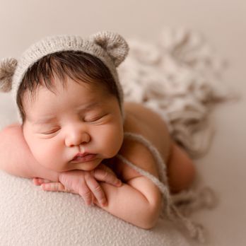 Sheenagal Photography - newborn boy with bear hat - Session Photography Near Me - Las Vegas, Nevada Sheenagal Photography - newborn boy with bear hat - Session Photography Near Me - Las Vegas, Nevada