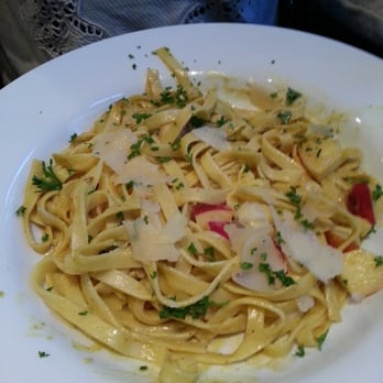 Brasserie Forrestiere - Tagliatelle with chicken, apples and curry cream sauce. - Belgian Near Me - Bruges, VWV