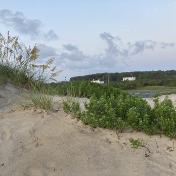 Coquina Beach - A view of Bodie Island Lighthouse in the distance. - Beaches Near Me Coquina Beach - A view of Bodie Island Lighthouse in the distance. - Beaches Near Me