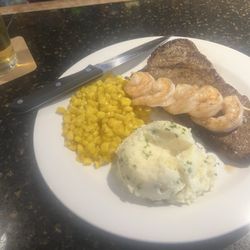 Hy-Vee Market Grille - Steak nite