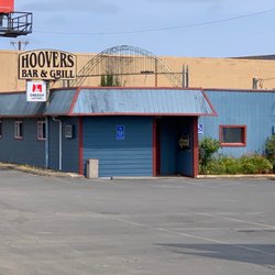 Hoovers Pub & Grill - Exterior / lot