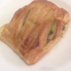 Lidl - Empanada de espinaca. Riquísima (está mejor calentita).