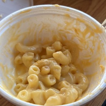 Mel’s Drive Thru Chicken and BBQ - Mac 'n Cheese. Sooo creamy and flavorful!! It was so good we almost ate it all before taking a picture! - Chicken Wings Near Me - Cuba, New Mexico
