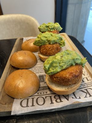 MR BROADWAY - Updated February 2026 - 217 Photos & 438 Reviews - 209 W