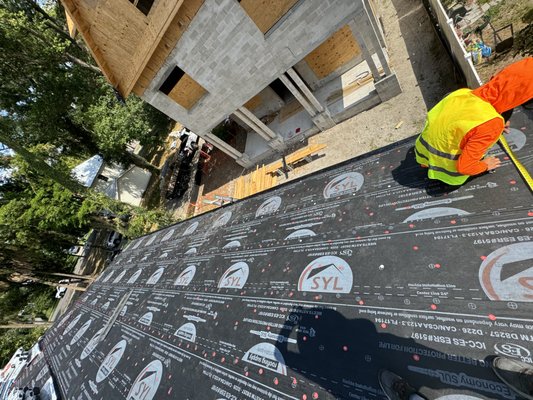 YR Excelsior Roofing Logo