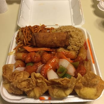 Canton Wong #8 - Sweet and sour chicken dinner combo (comes with crab puffs, lo mein, rice, and an egg roll). - Chinese Near Me - Phoenix, Arizona Canton Wong #8 - Sweet and sour chicken dinner combo (comes with crab puffs, lo mein, rice, and an egg roll). - Chinese Near Me - Phoenix, Arizona
