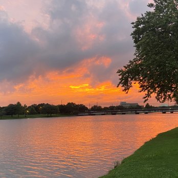 Brooks Lake - Amazing orange, pink and gray sky July 2021 - Lakes Near Me - Sugar Land, Texas Brooks Lake - Amazing orange, pink and gray sky July 2021 - Lakes Near Me - Sugar Land, Texas