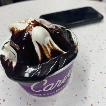Carvel - Vanilla sundae with hot fugde topping - Desserts Near Me - Brooklyn, New York Carvel - Vanilla sundae with hot fugde topping - Desserts Near Me - Brooklyn, New York