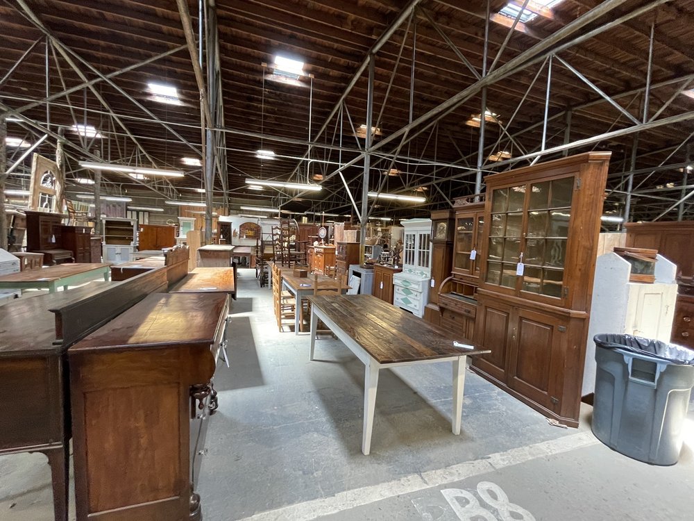 TOBACCO BARN Updated August 2024 185 W Broadway, Newport, Tennessee