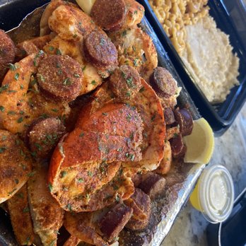TK’s Surf And Turf Kitchen - the works with spicy mac and cheese & the garlic mashed potatoes - Seafood Near Me - Denver, Colorado