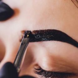 Brows To Envy - Brow contouring & tinting.