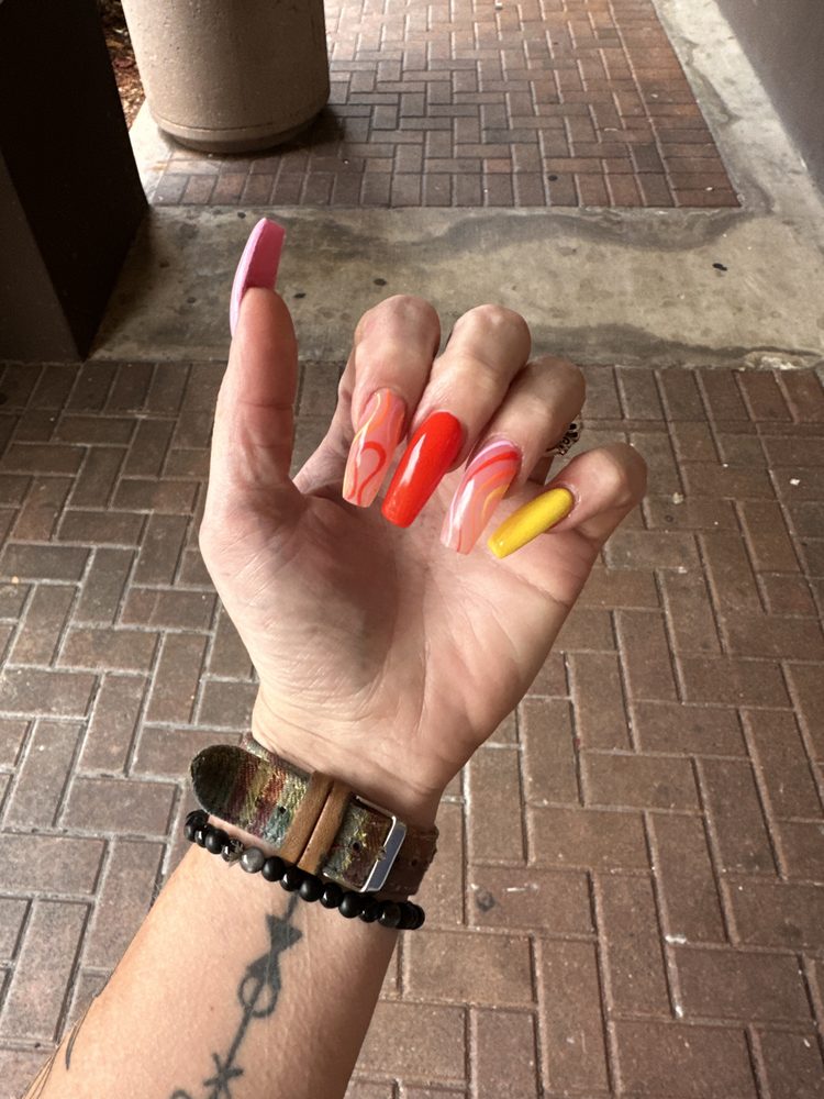 Pro Nails Logo