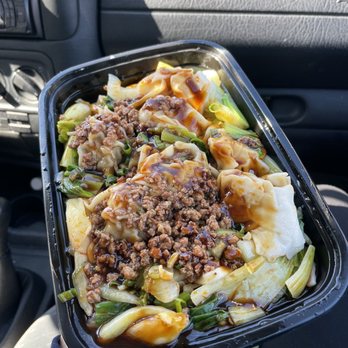 Dolphin Bay - Spicy Wonton Noodles (AMAZING!) - Taiwanese Near Me - Boston, Massachusetts Dolphin Bay - Spicy Wonton Noodles (AMAZING!) - Taiwanese Near Me - Boston, Massachusetts