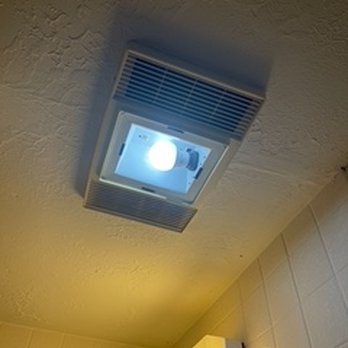 Days Inn by Wyndham Butte - Uncovered " in shower" exhaust fan and light - Hotels Near Me - Butte, Montana
